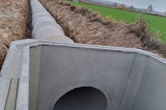 20240216 Instalación de tubería de hormigón que sustituye a la zanja a cielo abierto