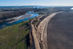 Fase I de las obras en el paraja El Ortigoso. Mota vieja a la izquierda y nueva a la derecha.jpeg