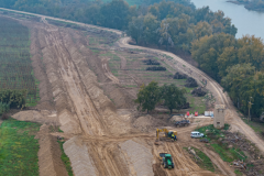 LA ADAPTACIÓN ES POSIBLE Retranqueo de mota para recuperar el espacio fluvial 