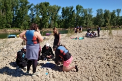 2024  Descenso interpretativo. Parada para realizar un juego sobre la ordenación del territorio y para hablar del ecosistema acuático. Alumnos del IES Gonzalo de Berceo, en Alfaro.