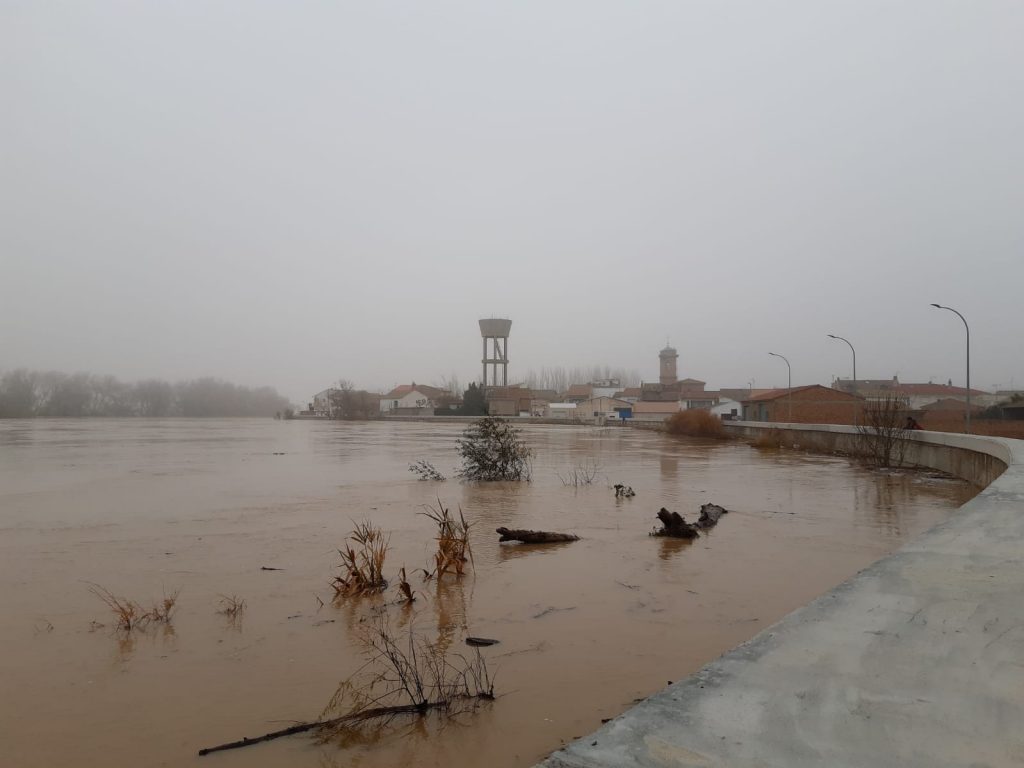 Cabañas de Ebro en crecida extraordinaria 2021