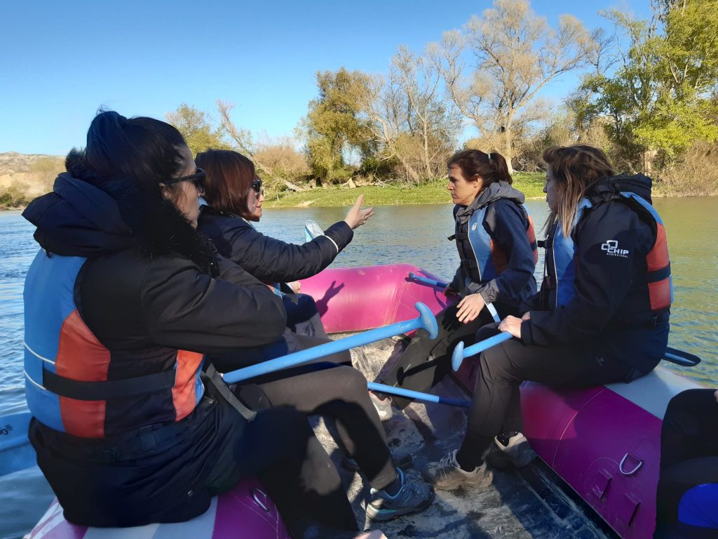 Periodistas en la barca