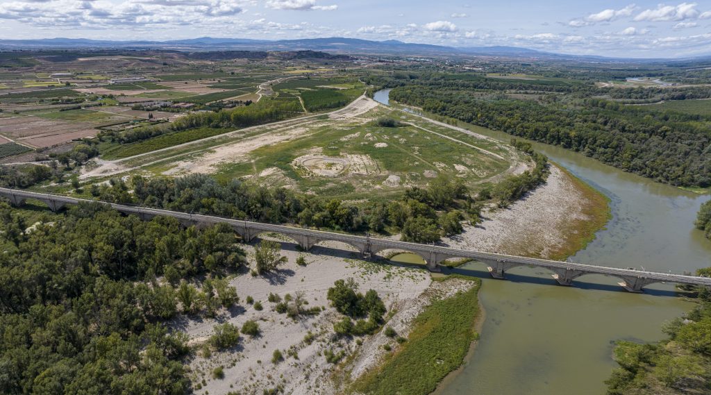 Vista aérea de la adecuación morfológica del meandro de La Roza en Alfaro