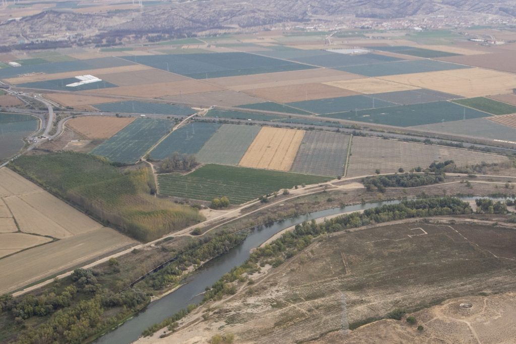 Vista aérea del meandro de El Señorío en Castejón, Navarra