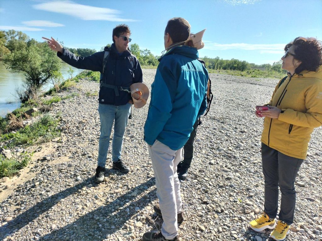 Visita al meandro de La Roza y explicaciones del equipo técnico