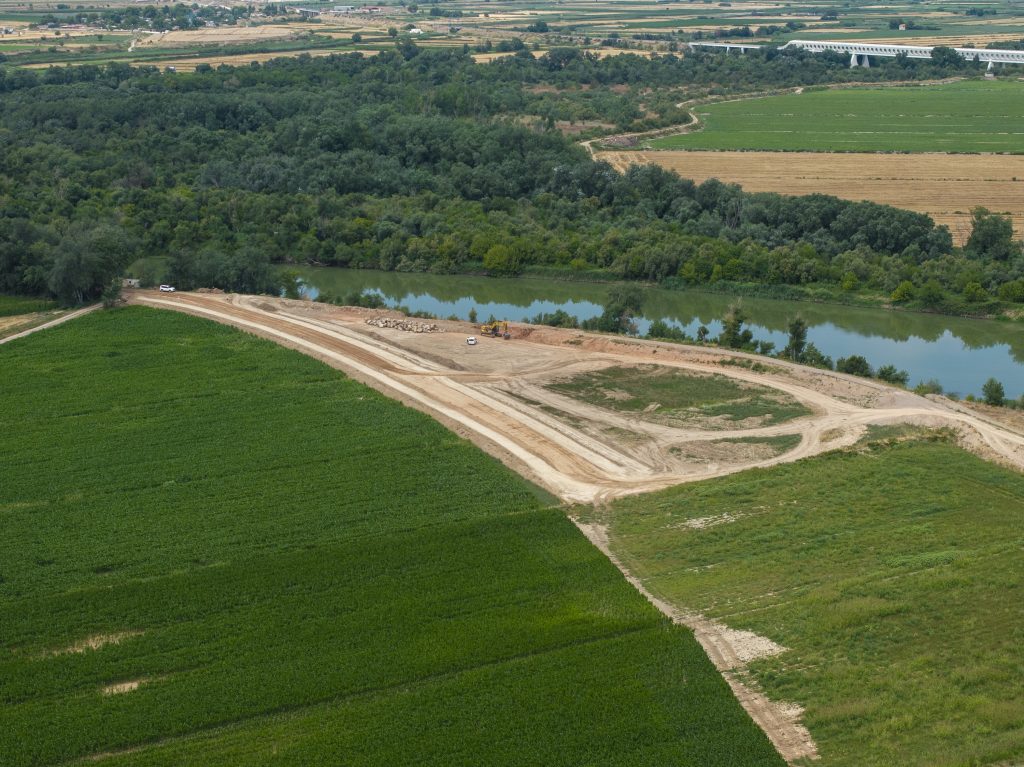 Retranqueo de defensa para recuperar espacio fluvial en el Meandro de Aguilar