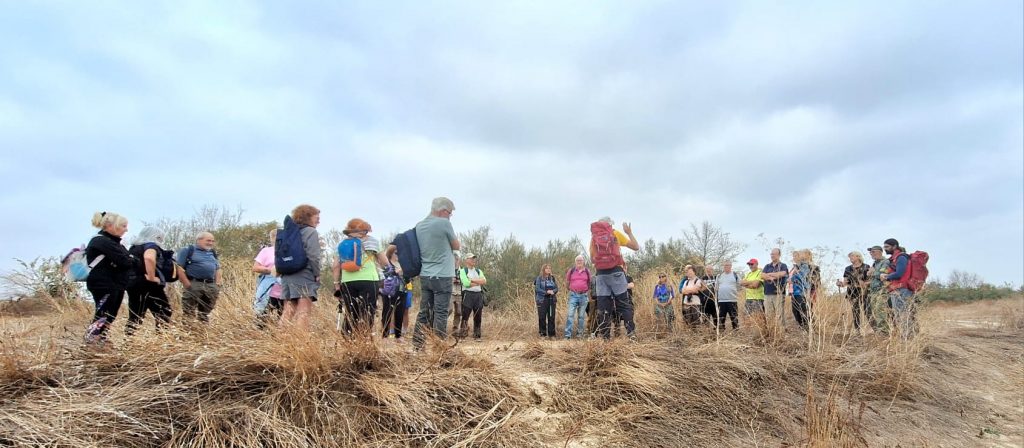 Grupo de ruta interpretativa por el meandro de Aguilar (Fuentes de Ebro, Zaragoza)