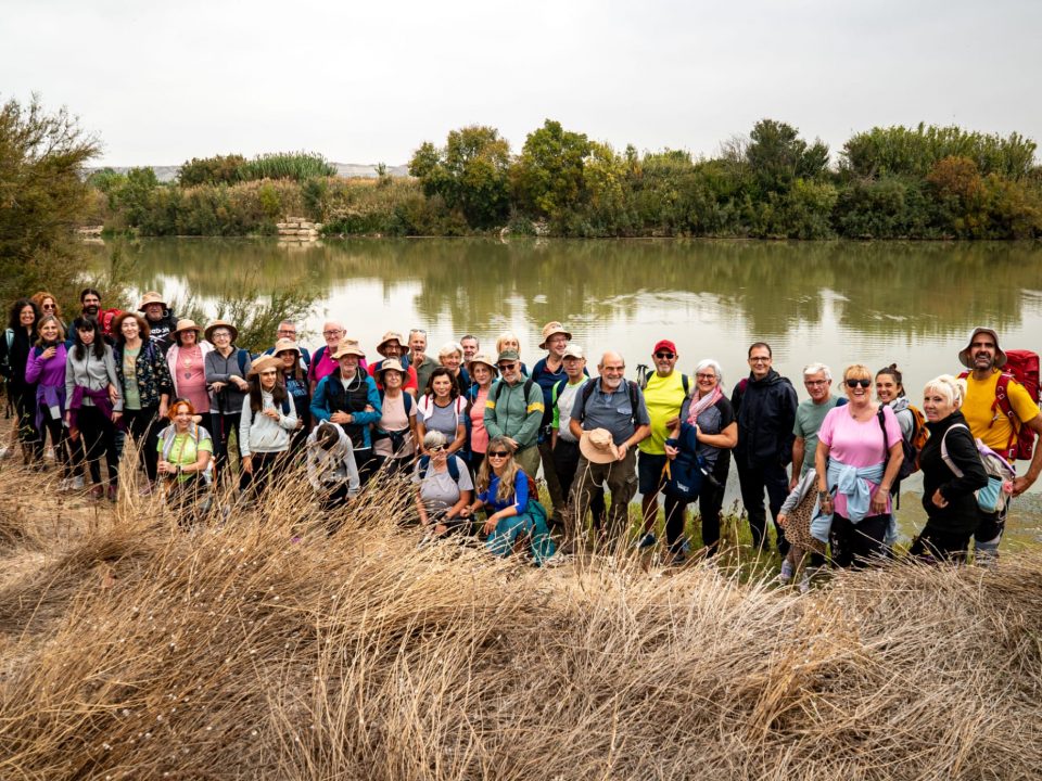 Grupo de ruta interpretativa por el meandro de Aguilar (Fuentes de Ebro, Zaragoza)
