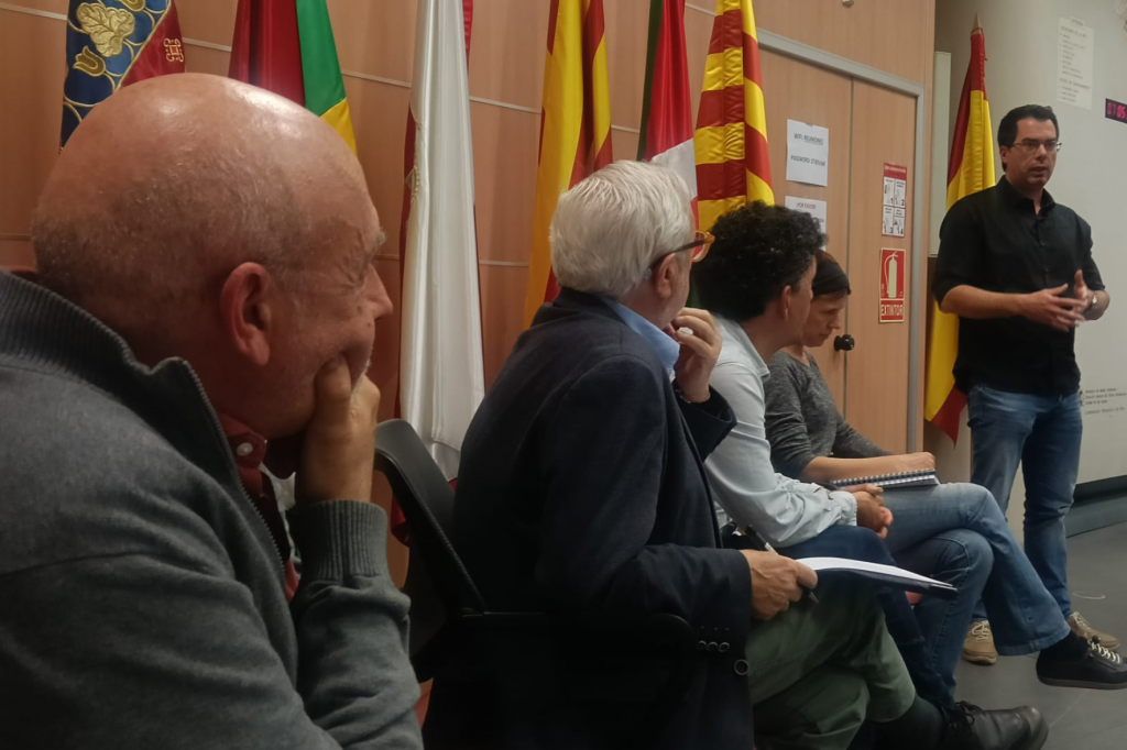 Reunión del grupo de transformación del conflicto en la sede de la CHE.