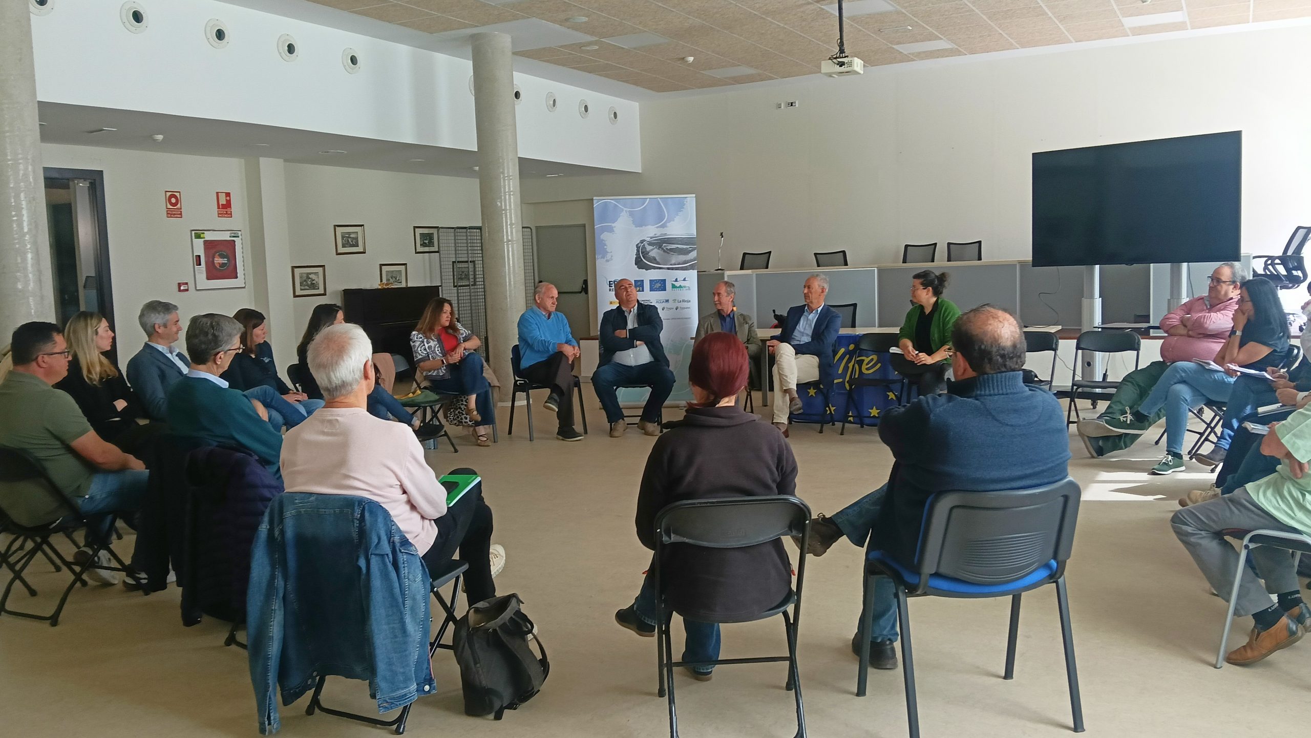 Local Entities Forum in Pina de Ebro dealing with information and communication systems for flood emergencies