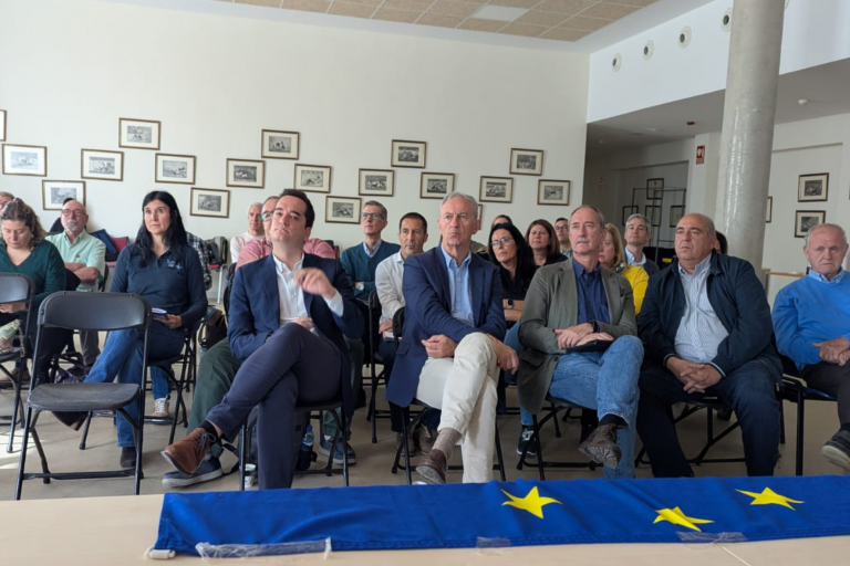 Forum of Local Entities in Pina de Ebro dealing with information and communication systems for flood emergencies 3